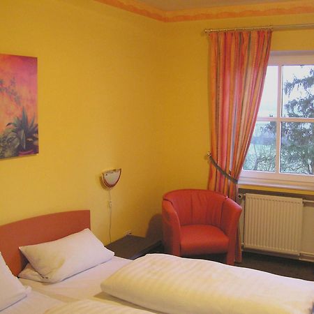 Hotel Pfaffenhof Lich Extérieur photo