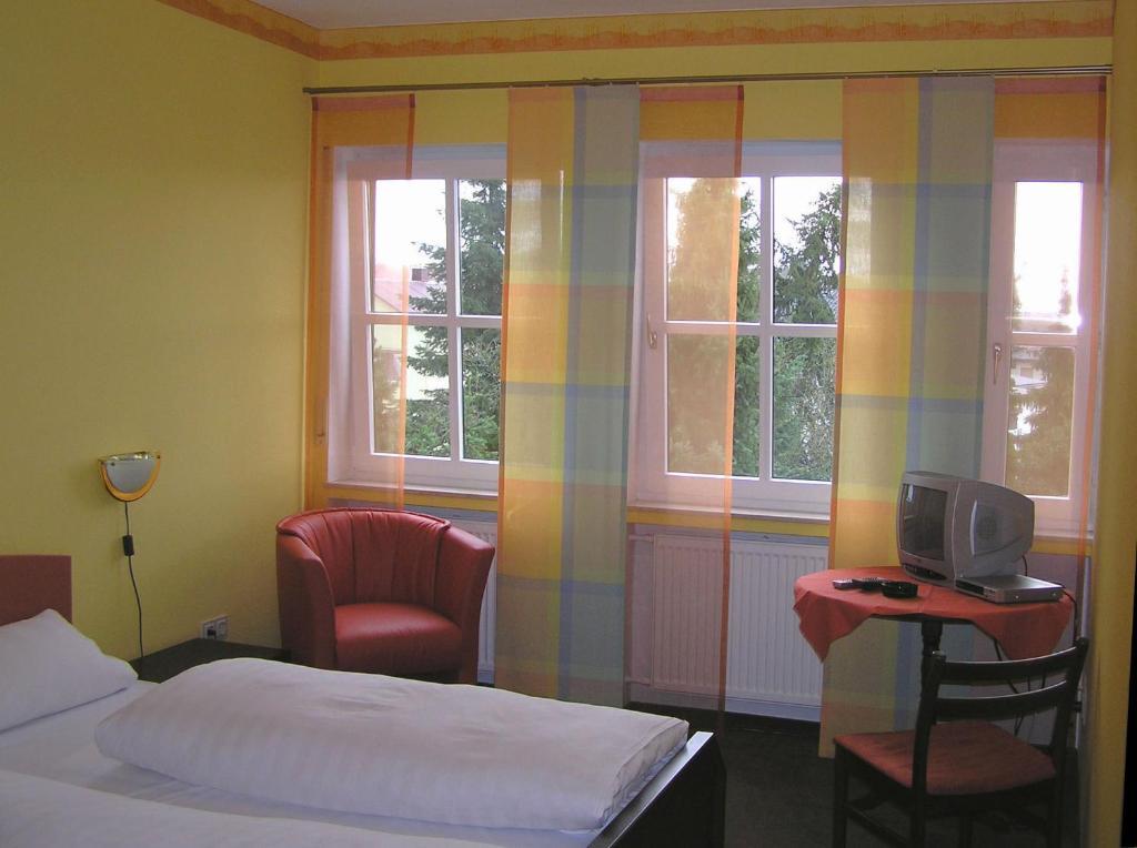 Hotel Pfaffenhof Lich Chambre photo