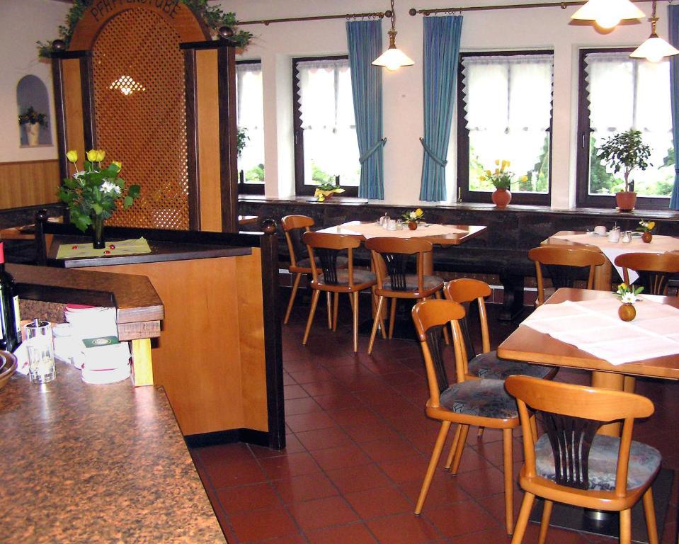 Hotel Pfaffenhof Lich Extérieur photo