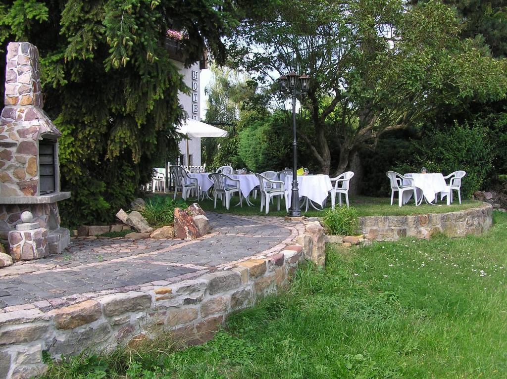 Hotel Pfaffenhof Lich Extérieur photo